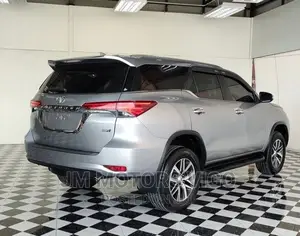 Toyota Fortuner 2016 Silver