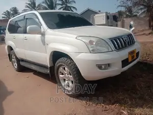 Toyota Land Cruiser Prado 2010 White