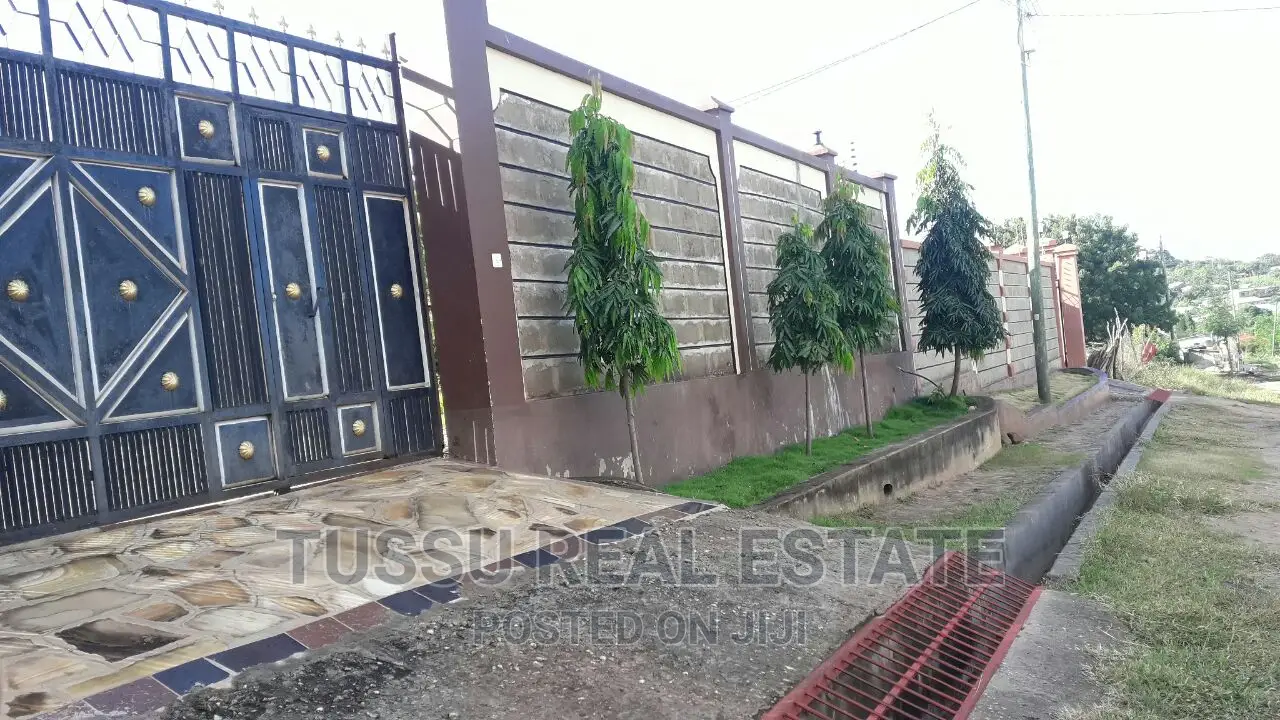 4bdrm House in Tegeta Wazo Hill, Kinondoni for sale