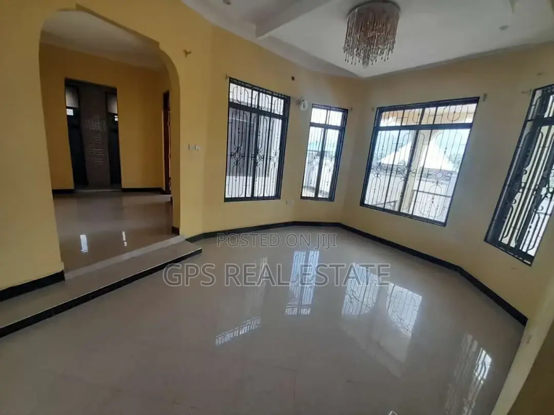 3bdrm House in Kibada, Kigamboni for sale