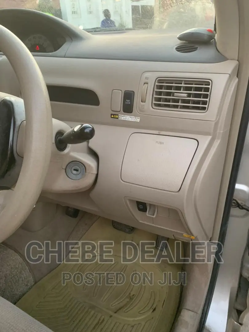 Toyota Raum 1.5 AWD 2002 Beige