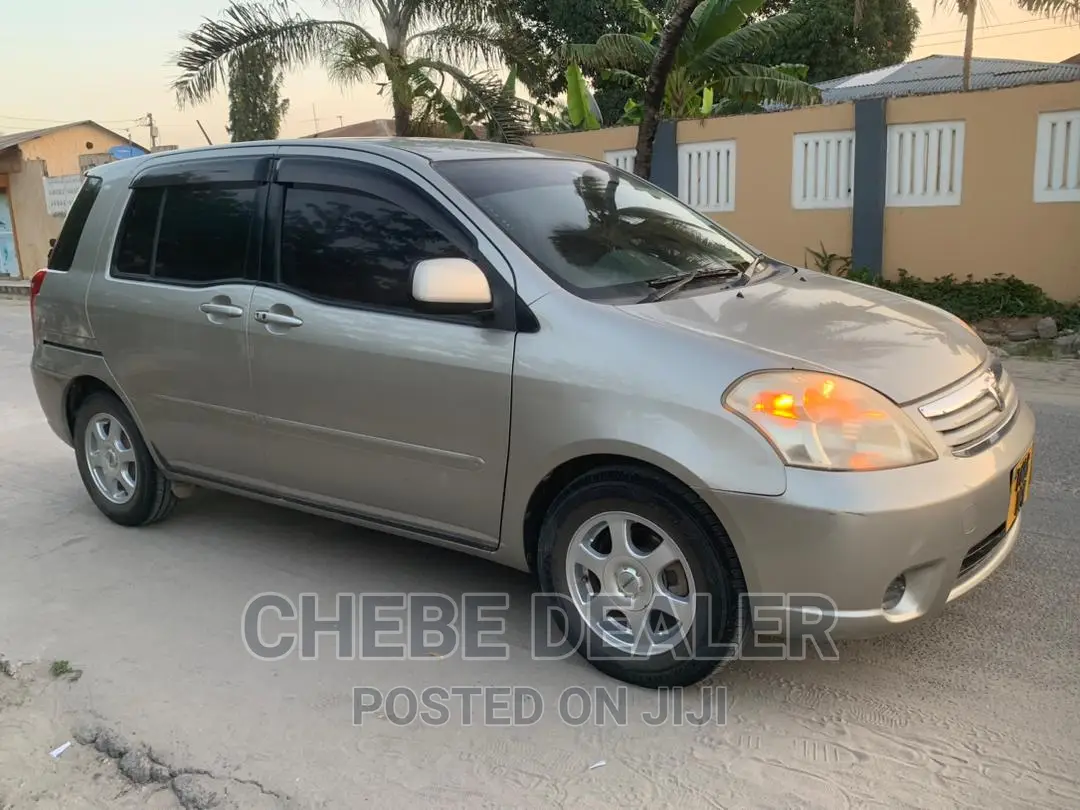 Toyota Raum 1.5 AWD 2002 Beige