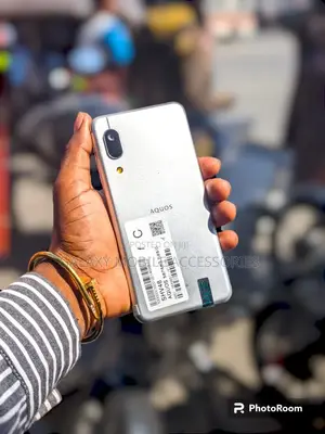 Mobile Phone 32 GB Silver