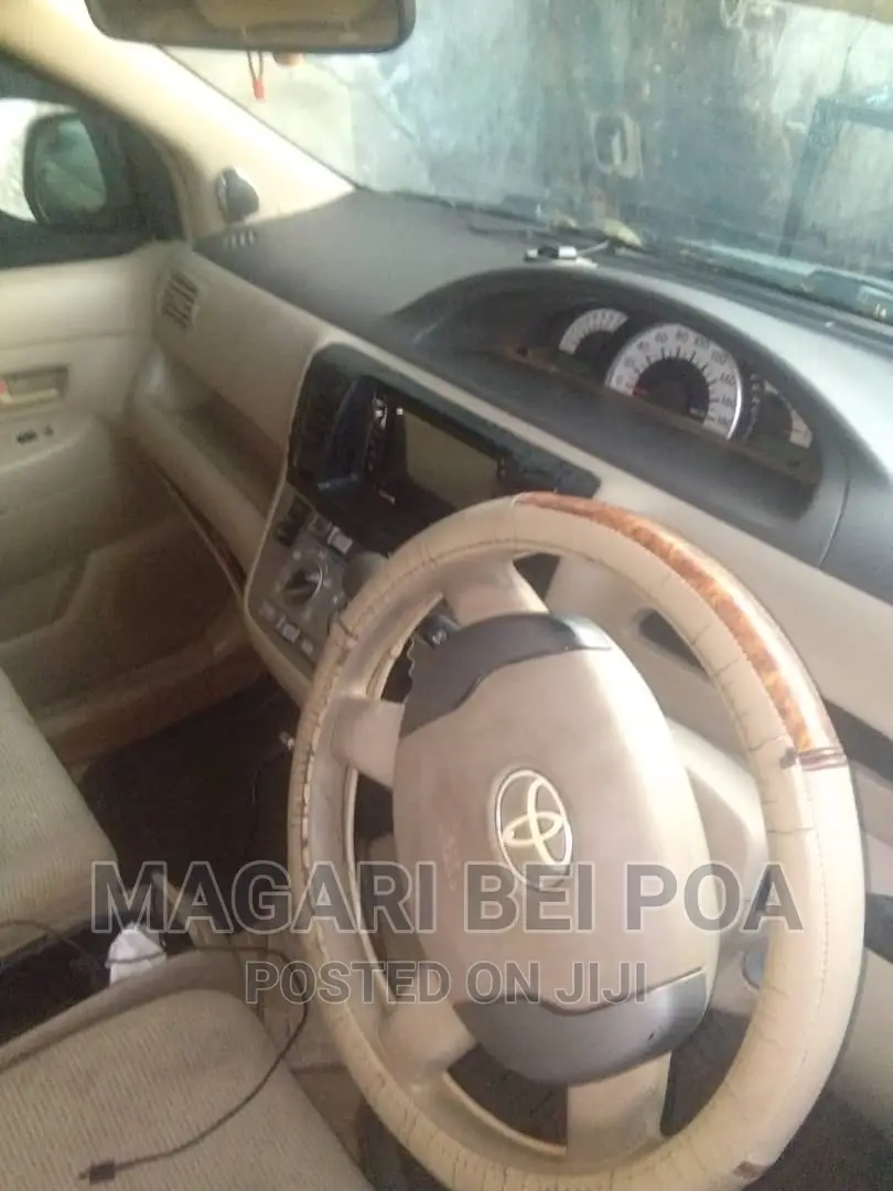 Toyota Raum 2004 Blue