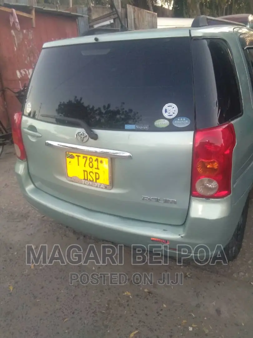 Toyota Raum 2004 Blue