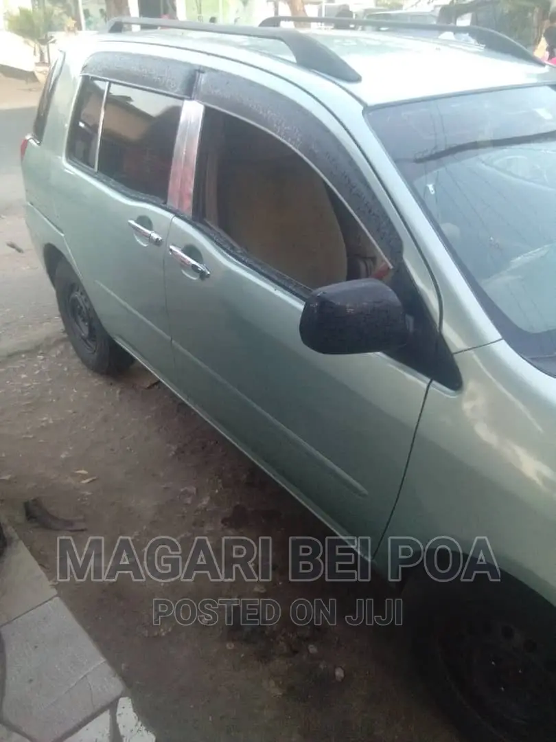 Toyota Raum 2004 Blue