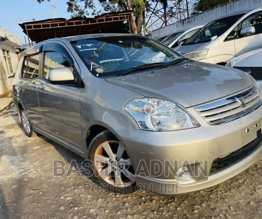 Toyota Raum 2005 Silver