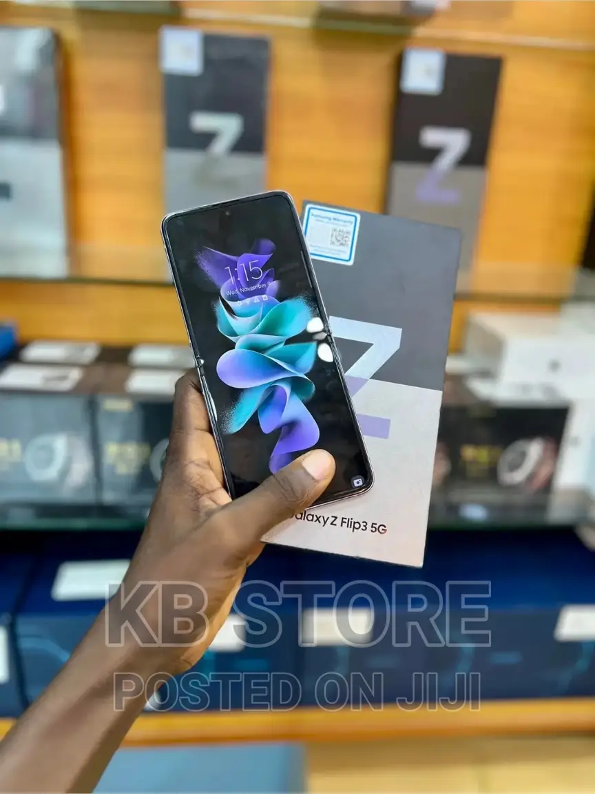 New Samsung Galaxy Z Flip 3 128 GB Black