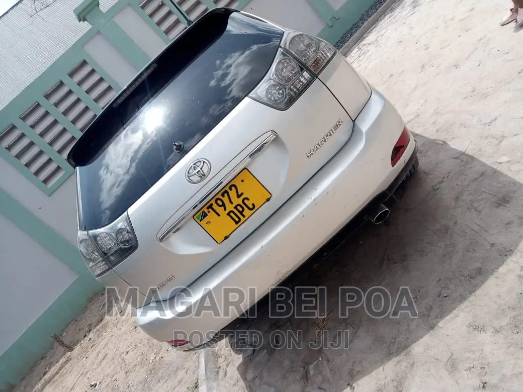 Toyota Harrier 2005 Silver