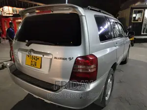 Toyota Kluger 2004 Silver