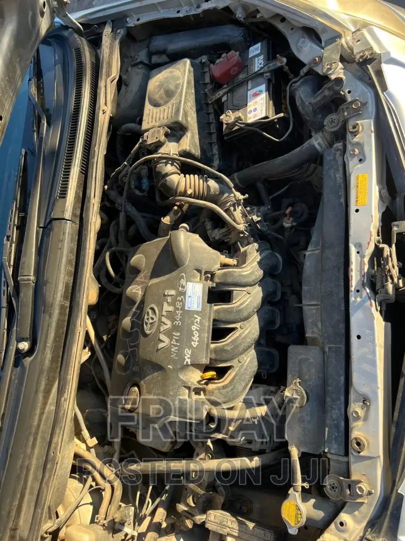 Toyota Kluger 2004 Silver