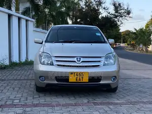 Toyota IST 2004 Beige