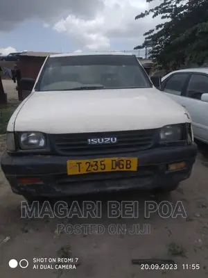 Isuzu KB 2001 White