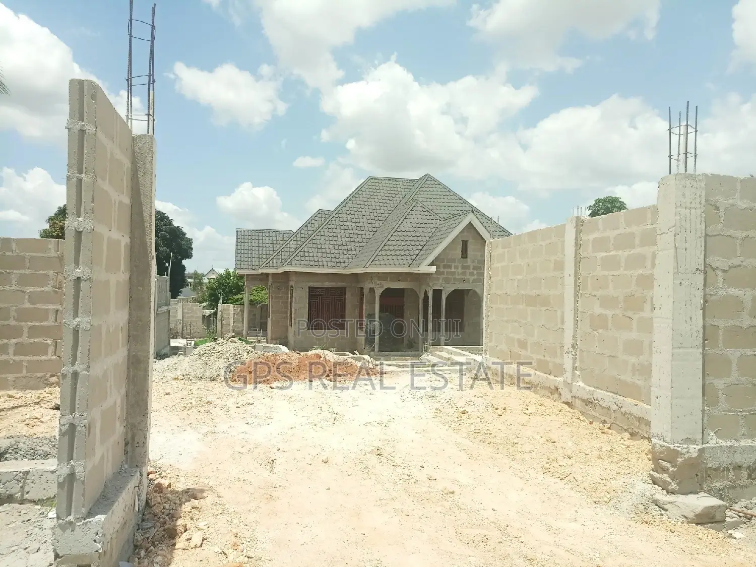 3bdrm House in Mbezi Malamb Mawili, Kinondoni for sale