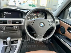 BMW 320i 2010 Black