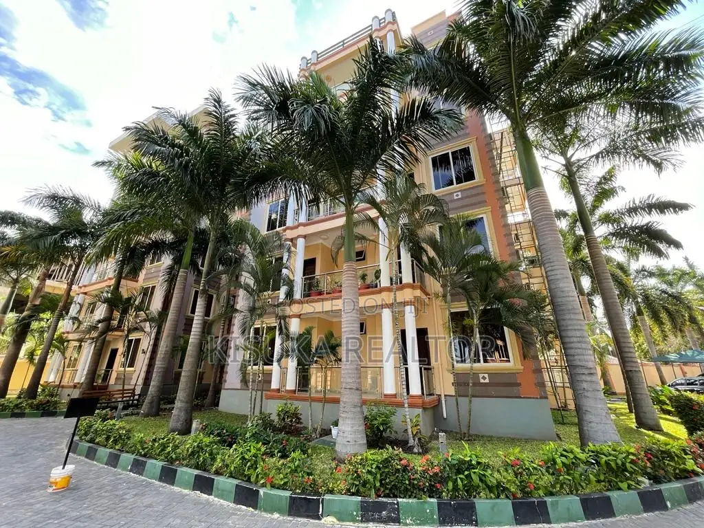 Furnished 3bdrm Apartment in Brach Front for rent