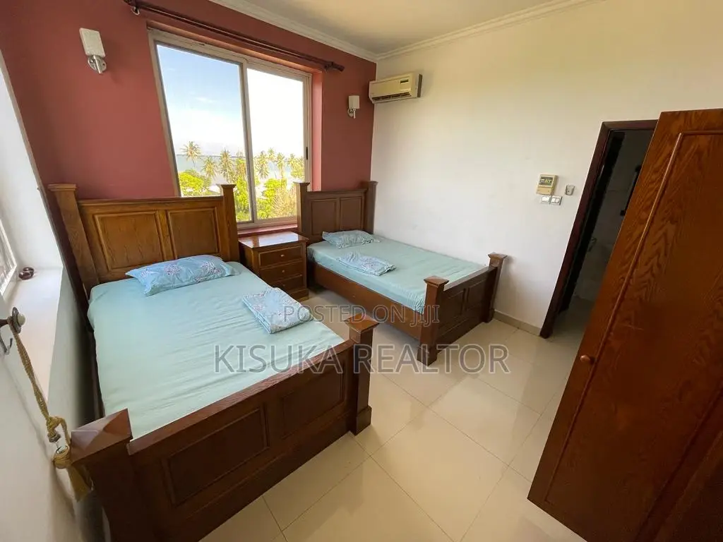 Furnished 3bdrm Apartment in Brach Front for rent