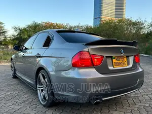 BMW 320i 2010 Gray