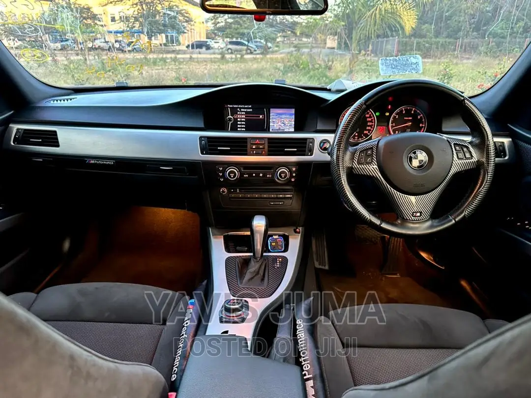 BMW 320i 2010 Gray