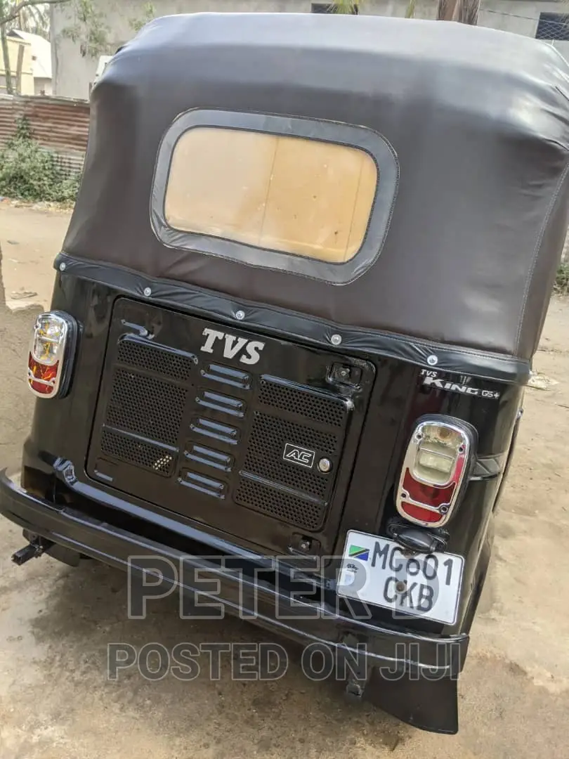 TVS Apache 180 RTR 2022 Beige