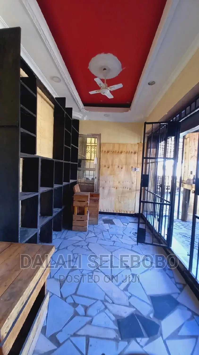 Frem Nzuri Kwa Grocery Na Mgahawa