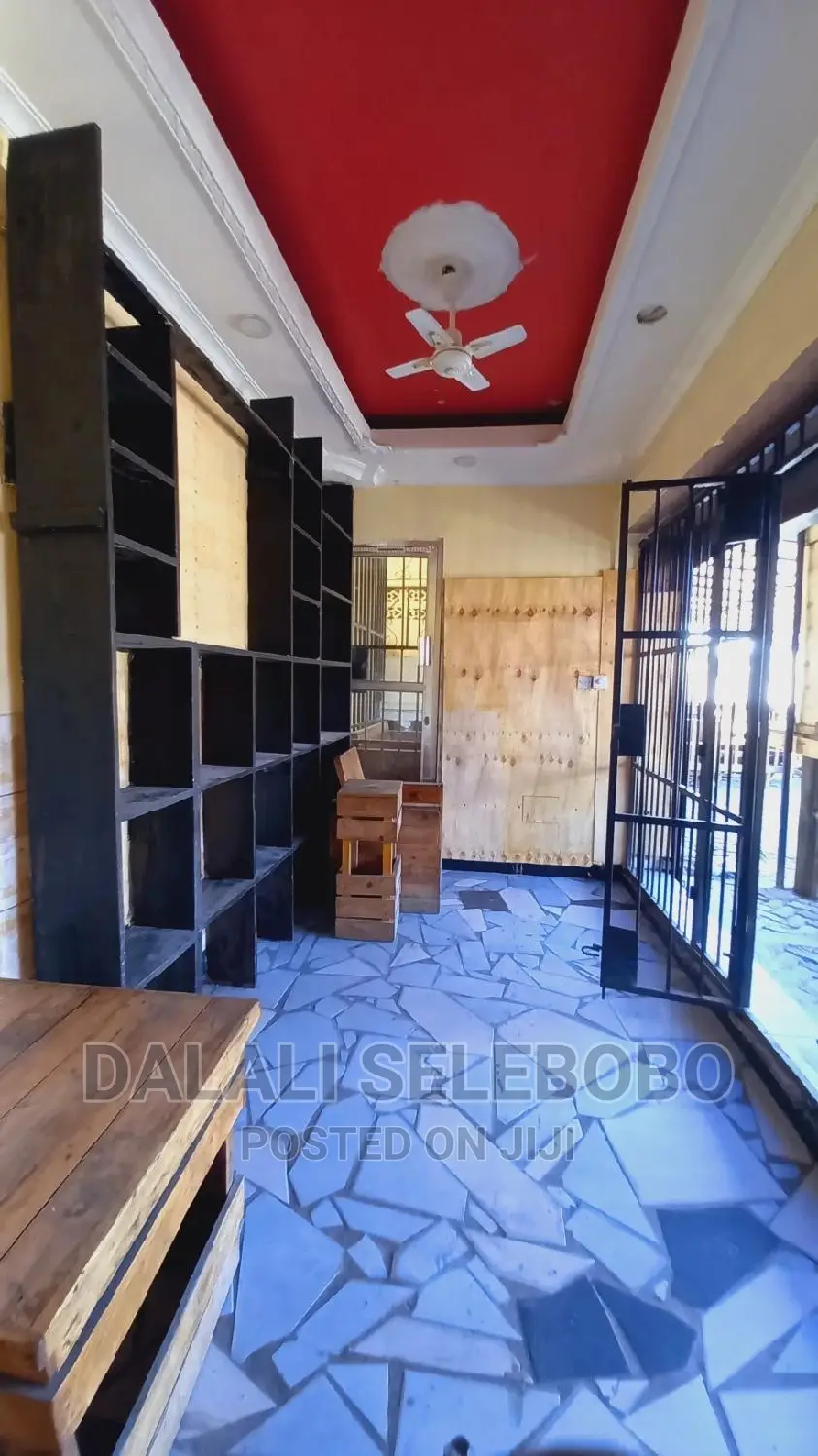 Frem Nzuri Kwa Grocery Na Mgahawa