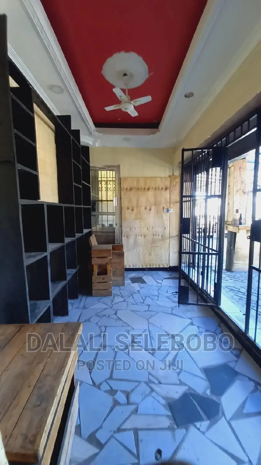 Frem Nzuri Kwa Grocery Na Mgahawa