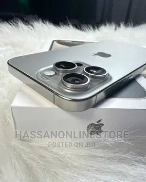 New Apple iPhone 15 Pro Max 256 GB Silver