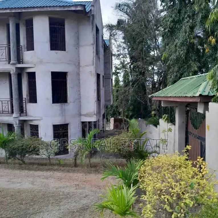 6bdrm House in Kiluvya Kibamba, Kinondoni for sale