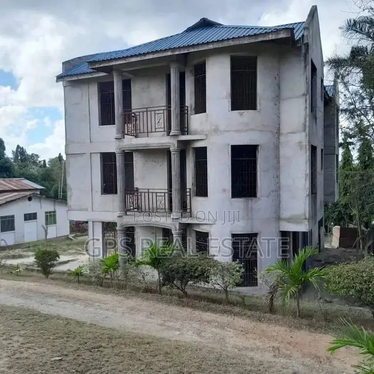 6bdrm House in Kiluvya Kibamba, Kinondoni for sale