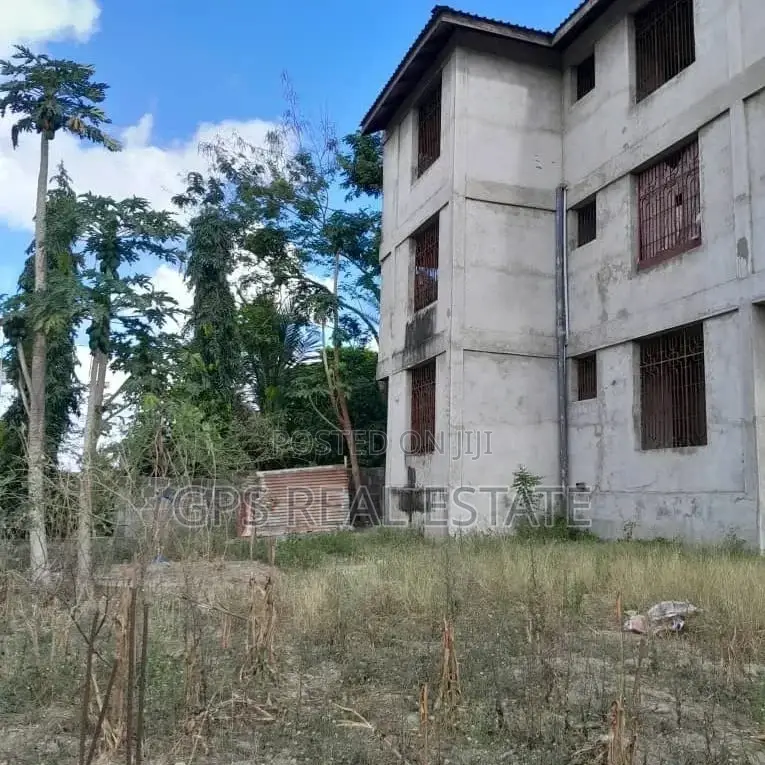 6bdrm House in Kiluvya Kibamba, Kinondoni for sale
