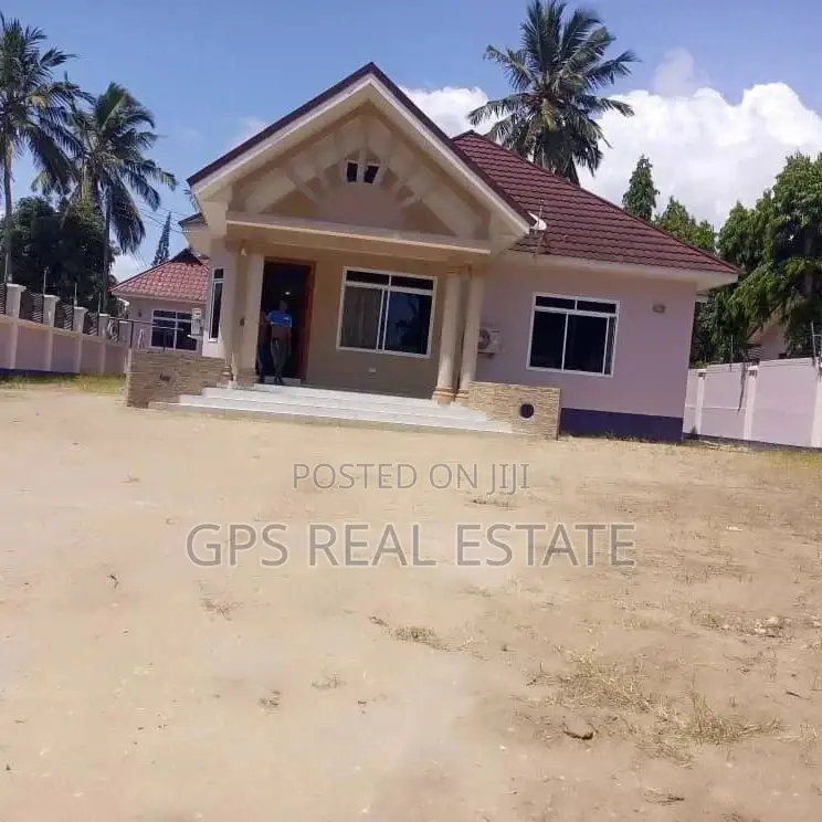 3bdrm House in Bahari Beach, Kinondoni for sale