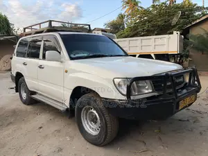 Toyota Land Cruiser 2003 White