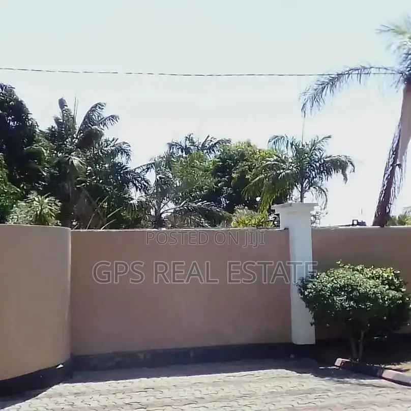 6bdrm House in Mbweni Ubungo, Kinondoni for sale