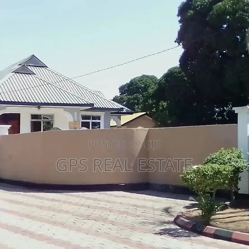 6bdrm House in Mbweni Ubungo, Kinondoni for sale