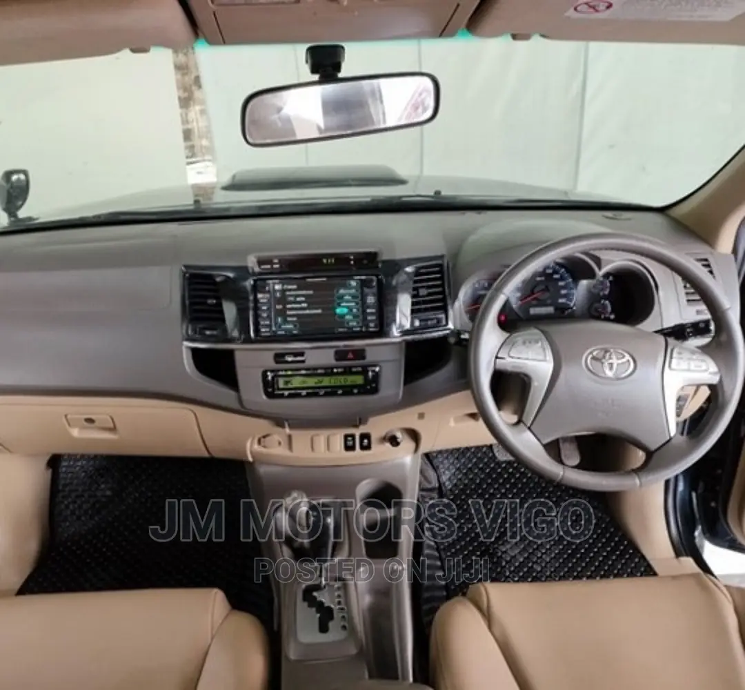 Toyota Fortuner 2013 Black
