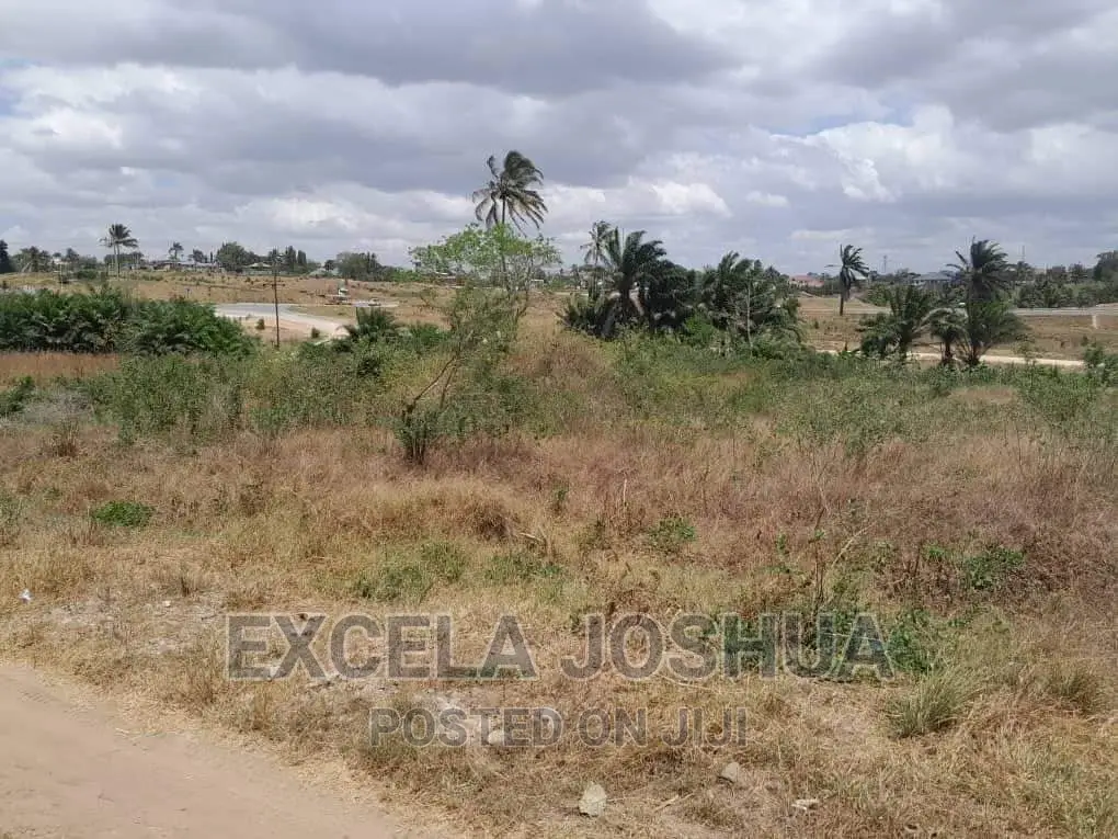 Eneo Liko Barabarani Kabisa Linauzwa Kiluvya Dar-Es-Salaam