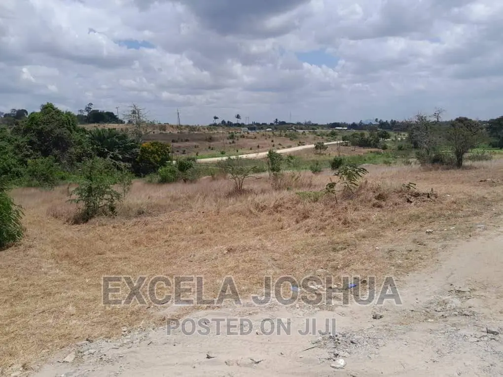 Eneo Liko Barabarani Kabisa Linauzwa Kiluvya Dar-Es-Salaam