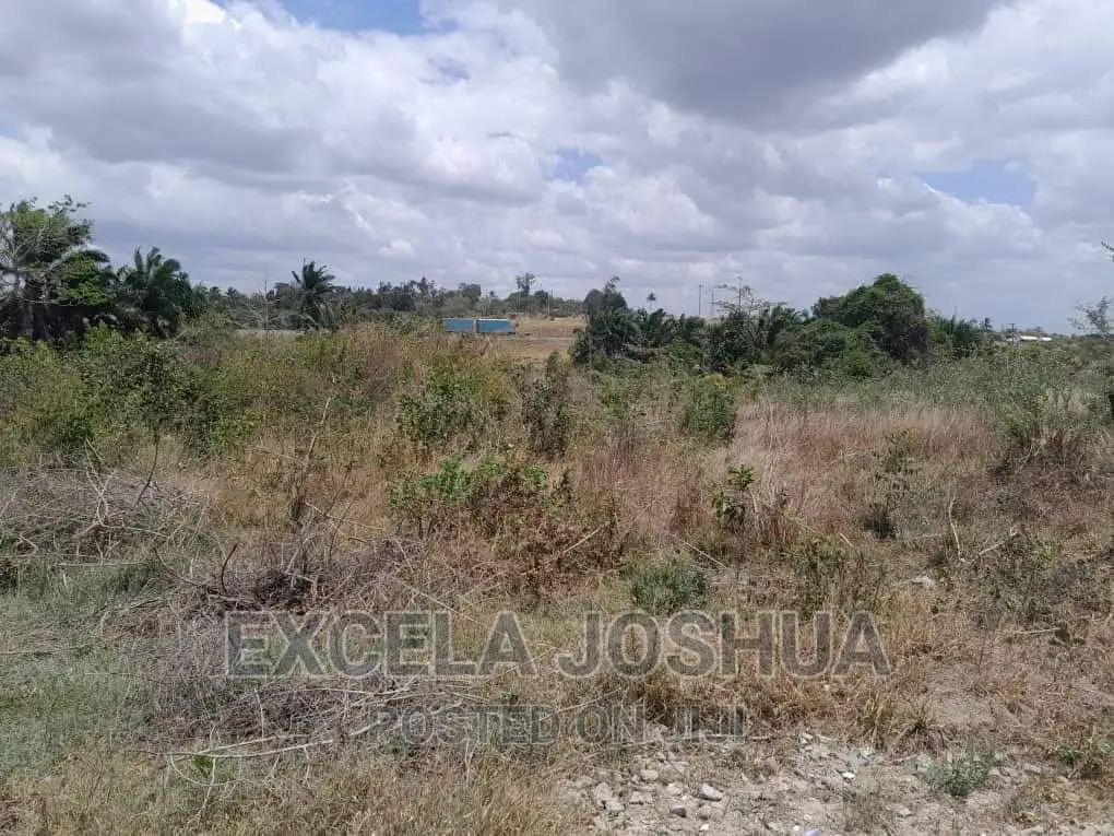 Eneo Liko Barabarani Kabisa Linauzwa Kiluvya Dar-Es-Salaam