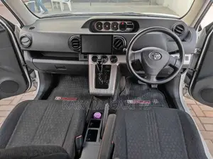 Toyota Corolla Rumion 2009 White