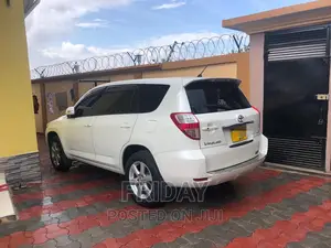Toyota Vanguard 2009 White