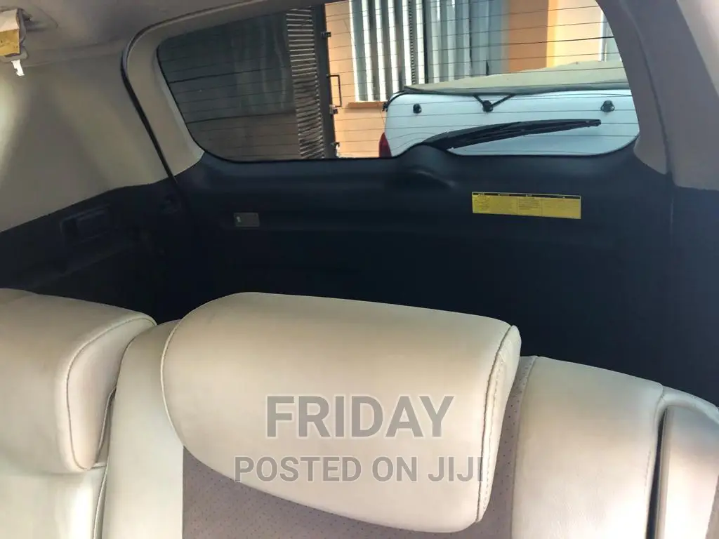 Toyota Vanguard 2009 White
