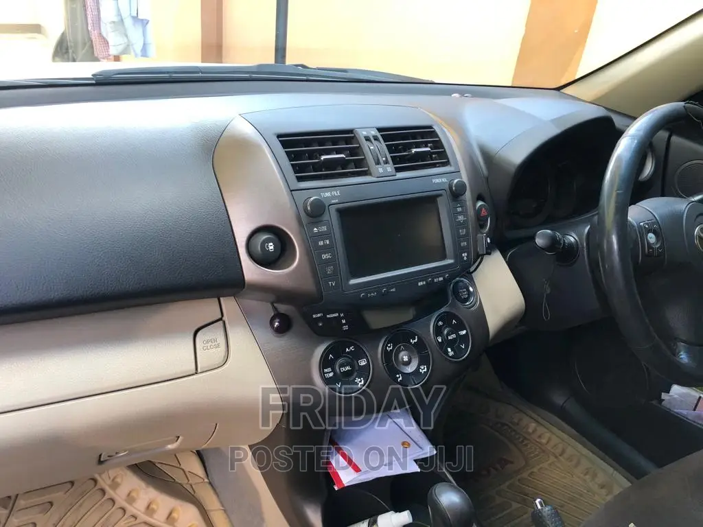 Toyota Vanguard 2009 White