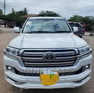 Toyota Land Cruiser 2018 White