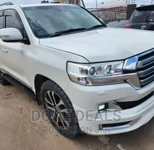 Toyota Land Cruiser 2018 White