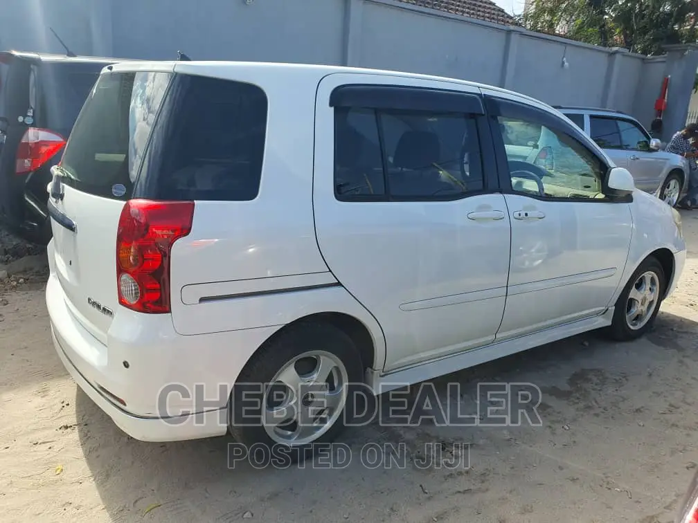 Toyota Raum 1.5 AWD 2003 White