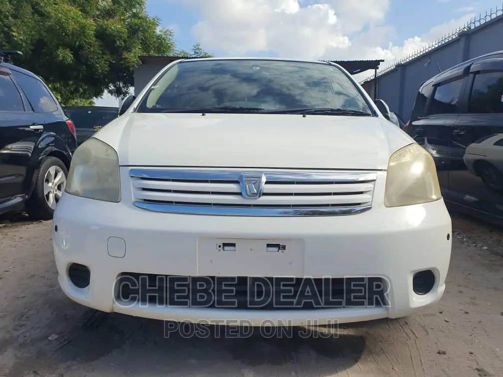 Toyota Raum 1.5 AWD 2003 White