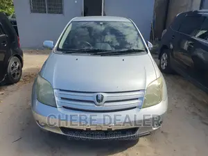 Toyota IST 2004 Silver