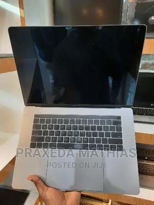 Laptop Apple MacBook Pro 2017 16GB Intel Core I7 SSD 512GB