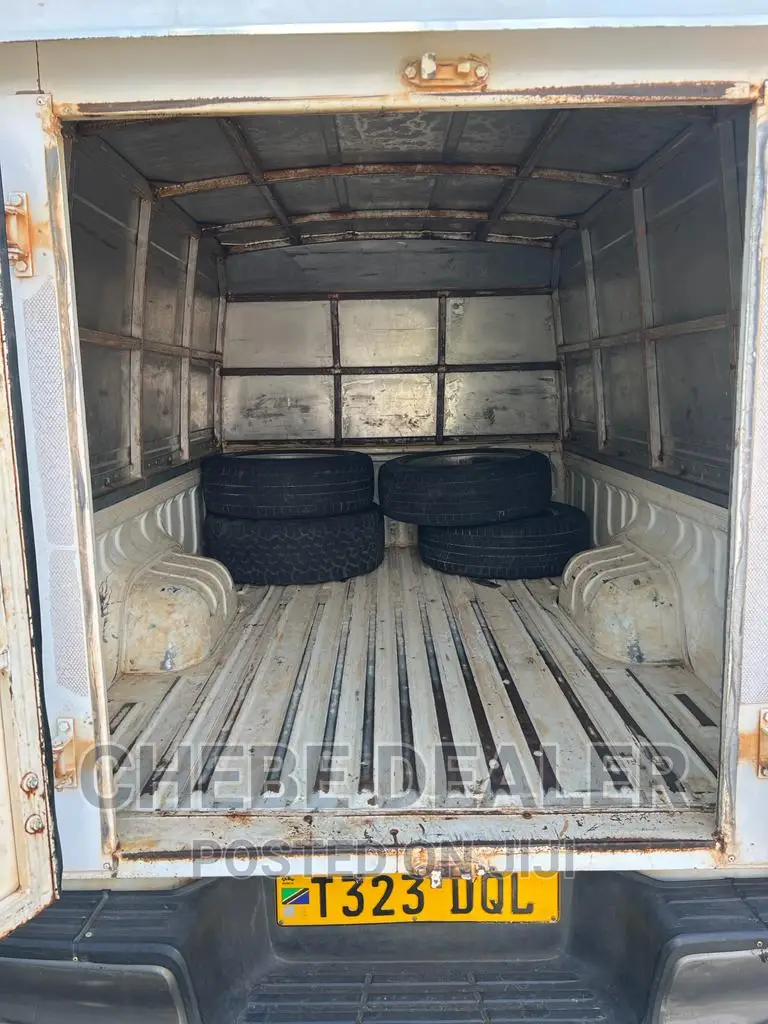 Toyota Hilux 2019 Pearl